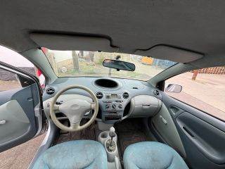 TOYOTA YARIS (SCP1, NLP1, NCP1) Bal Napellenző