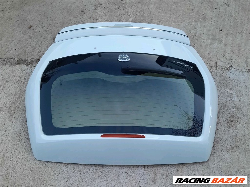 Lancia Musa csomagtérajtó részeivel 993 3. kép