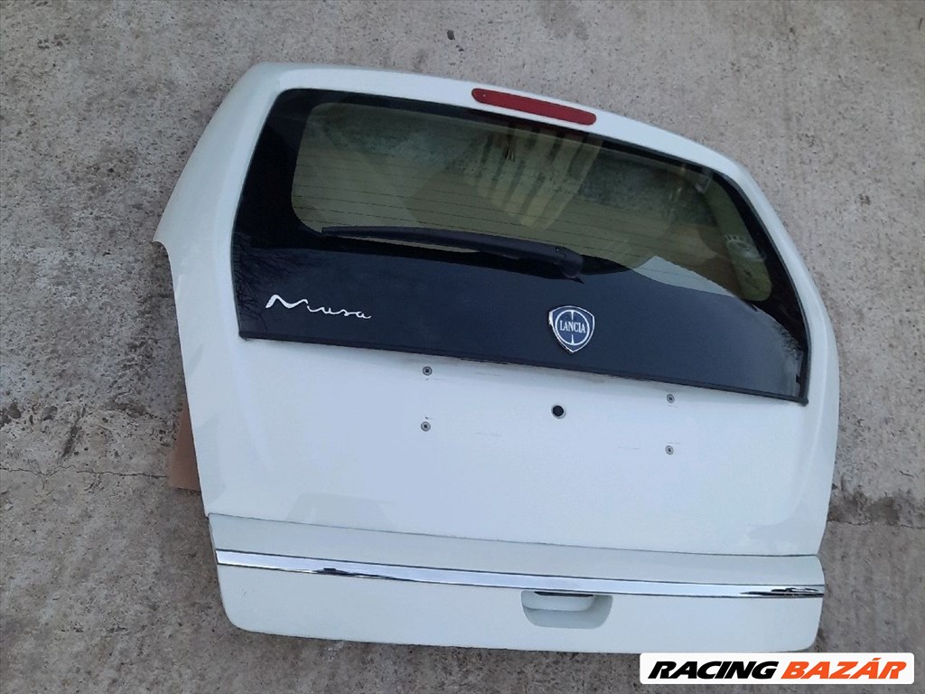 Lancia Musa csomagtérajtó részeivel 993 4. kép