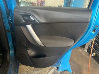 CITROËN C3 II Jobb C Oszlop Burkolat 4. kép