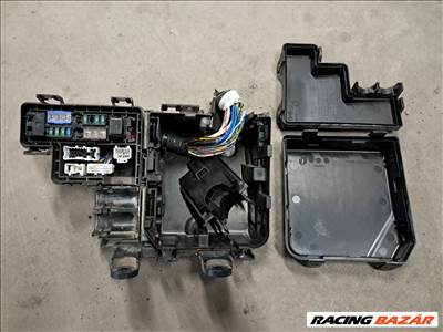 Nissan Qashqai (J11) Biztosíték doboz