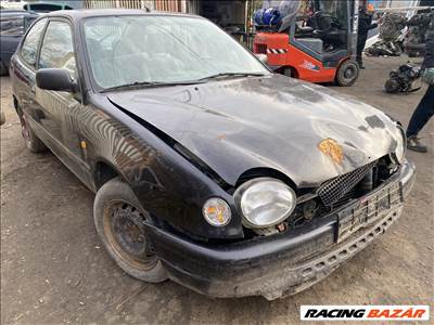 Toyota Corolla (E110) 1.3i  bontott alkatrészei