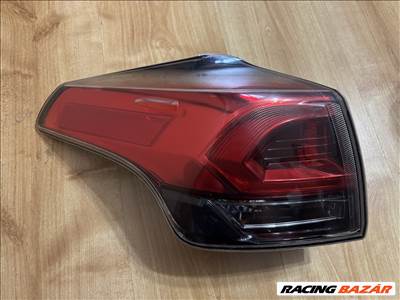 Toyota RAV4 (XA40) Bal hátsó lámpa  8156042201