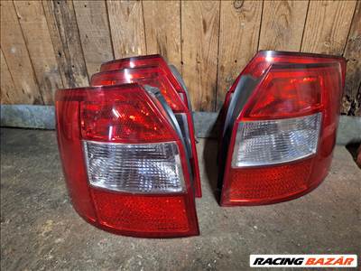 Audi A4 (B6/B7) Avant bal hátsó lámpa 