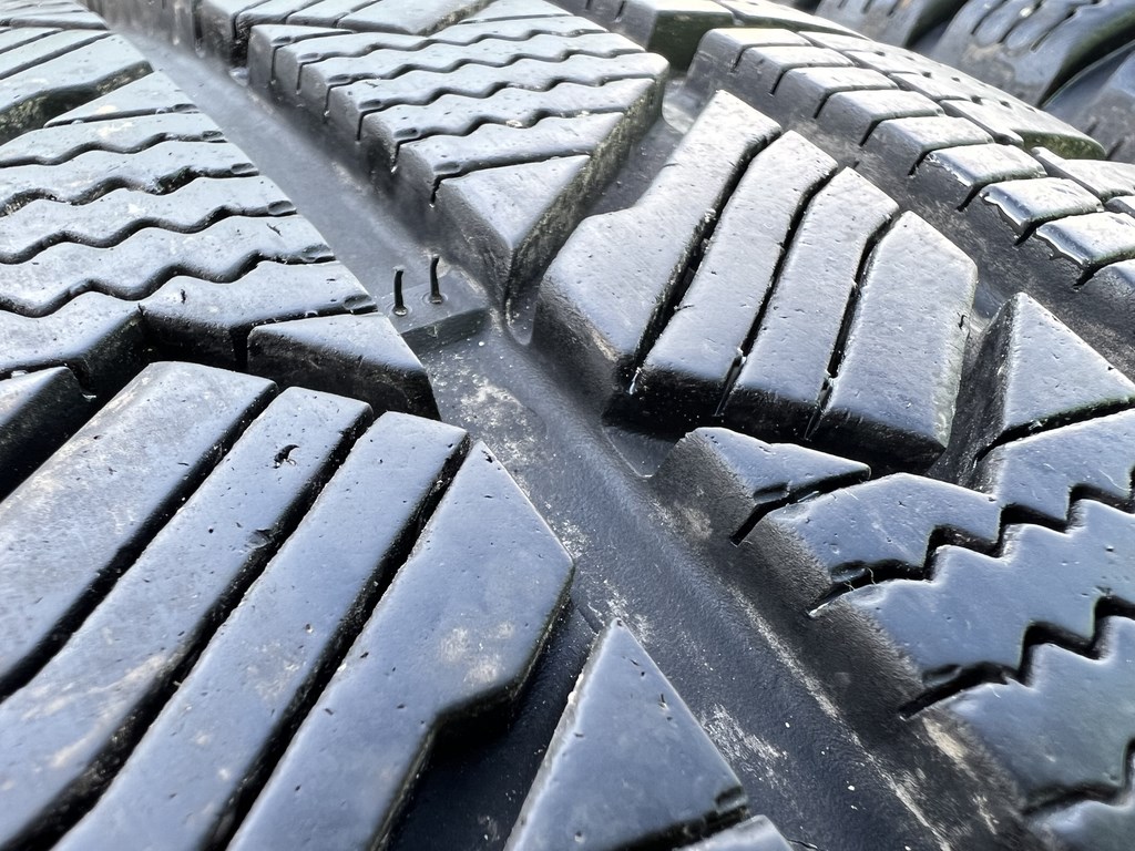 235/65 R16C Laufenn I Fit Van téli gumi 5-7mm 4. kép