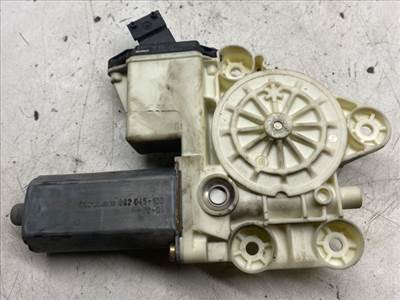 TOYOTA COROLLA Jobb hátsó Ablakemelő Motor