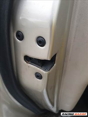 Hyundai Accent ajtó zárszerkezet 