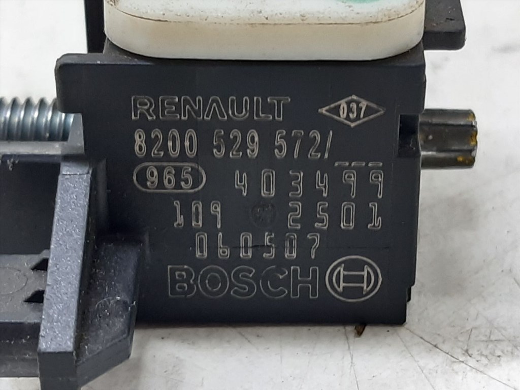 RENAULT CLIO III (BR0/1/ CR0/1) 1.5 dCi Központi Ütközés Érzékelő #14748# 8200529572 3. kép