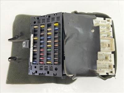 RENAULT MEGANE I Classic (LA0/1_) 1.6 e (LA0F/ LA0S) Biztosítéktábla Utastér #5052# S103600301A