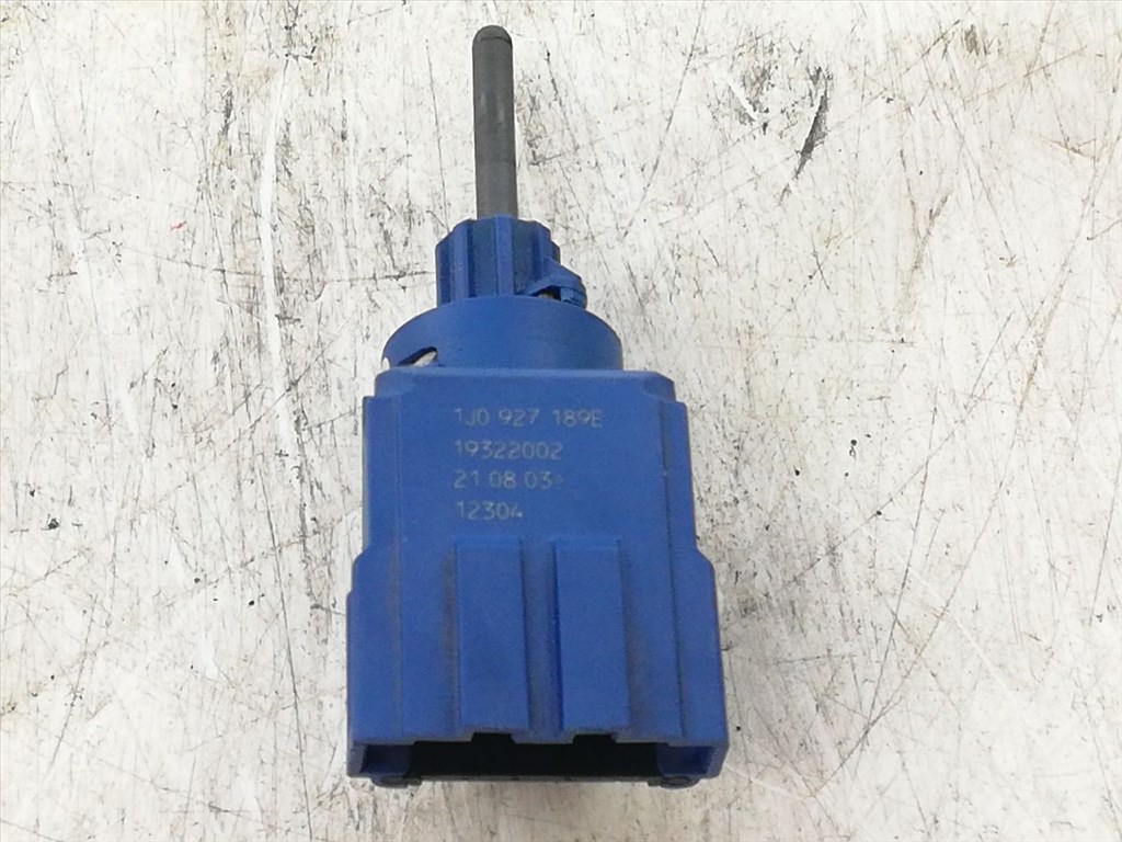 SKODA FABIA I (6Y2) 1.2 Kuplung Pedál Kapcsoló #4858# 1J0927189E 2. kép