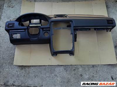 Mercedes B-osztály W245 müszerfal héj párna 182 a1696800887
