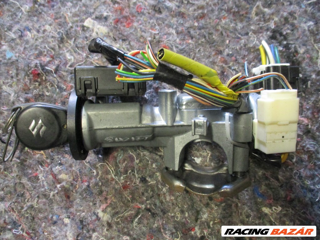 Suzuki Swift V gyújtáskapcsoló gyújtás kapcsoló 3397062J10DB 1. kép