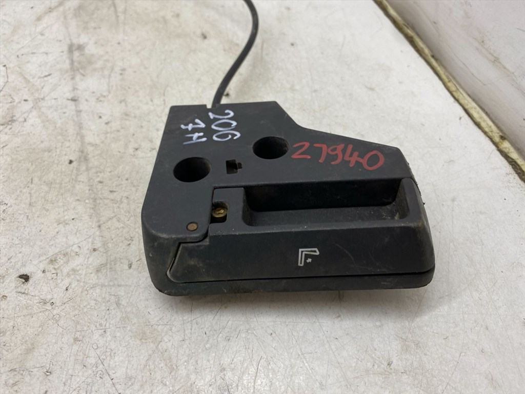 BMW 3 - IV (E46) 318 Ci Jobb hátsó Ülés Rögzítő #21940# 8209036 7. kép