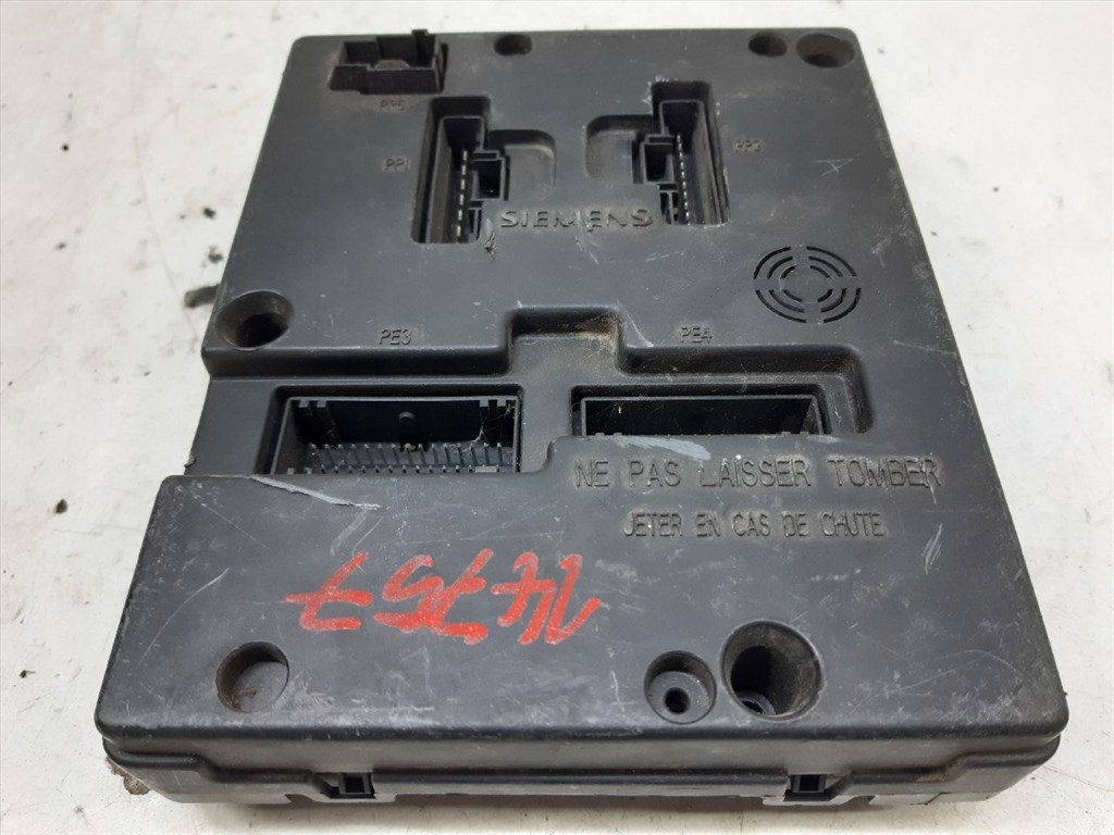 RENAULT SCÉNIC I (JA0/1_) 1.9 dCi RX4 Biztosítéktábla Motortér #14757# 8200033521B 3. kép