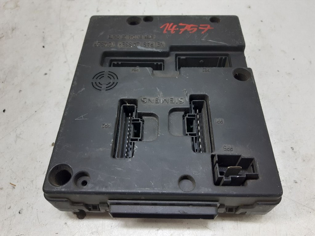 RENAULT SCÉNIC I (JA0/1_) 1.9 dCi RX4 Biztosítéktábla Motortér #14757# 8200033521B 5. kép