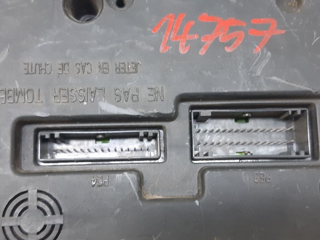 RENAULT SCÉNIC I (JA0/1_) 1.9 dCi RX4 Biztosítéktábla Motortér #14757# 8200033521B 7. kép