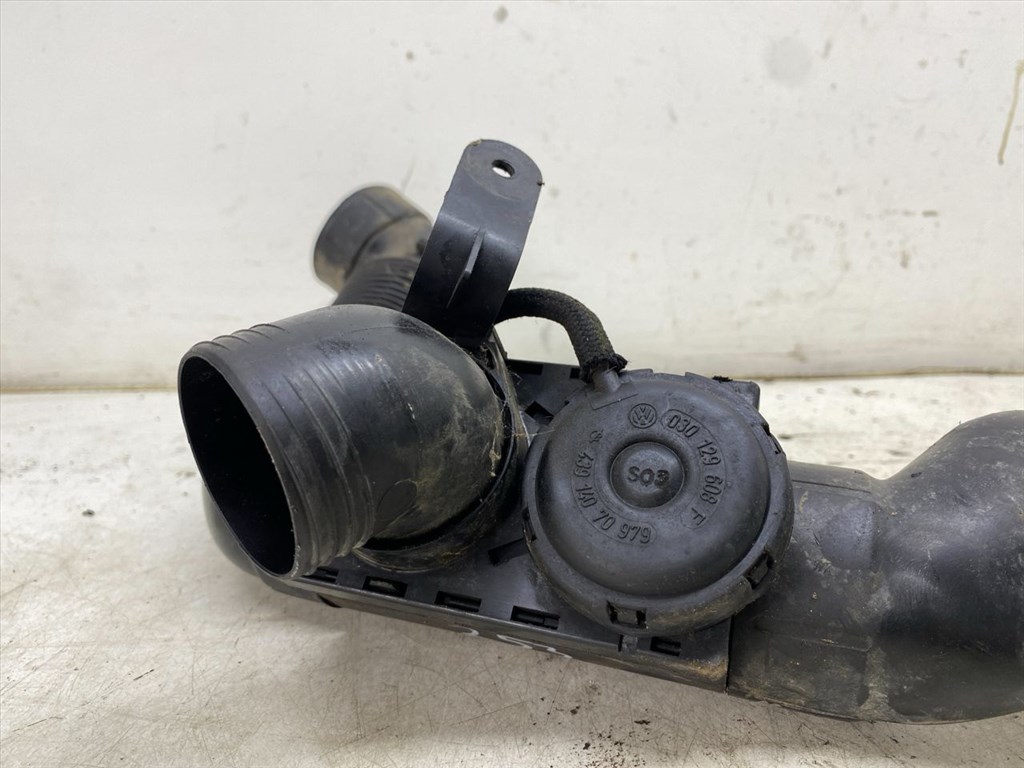 VW POLO (6N1) 45 1.0 Légbeömlő Cső #27807# 43914070979 3. kép