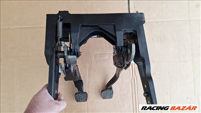 Opel Astra J Kuplung pedál 
