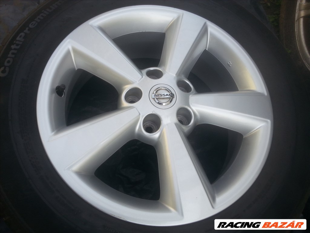  5x114.3 gyári Nissan Qashqai alufelni, rajta 215/60R17 Continental nyári gumi 5. kép
