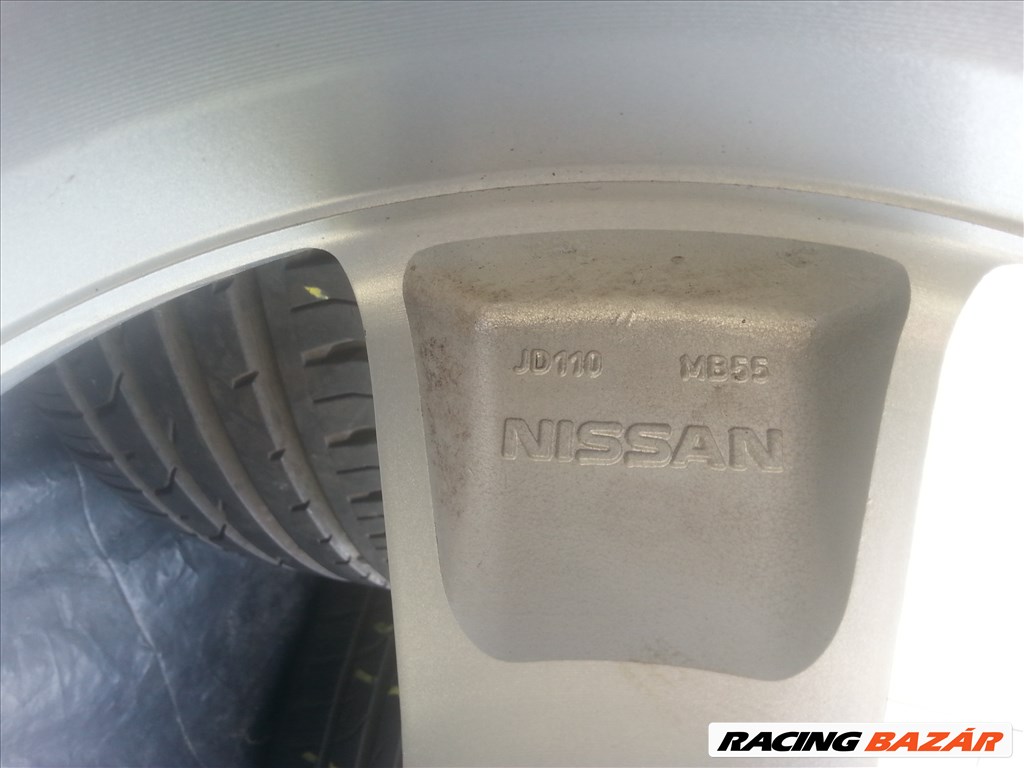  5x114.3 gyári Nissan Qashqai alufelni, rajta 215/60R17 Continental nyári gumi 7. kép