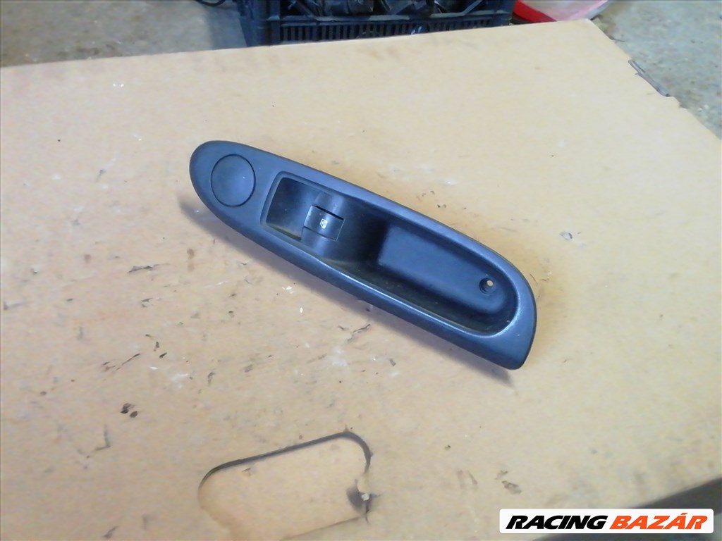 Renault Clio II Jobb első Ablakemelő kapcsoló  1. kép