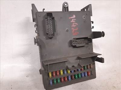 RENAULT LAGUNA II Grandtour (KG0/1_) 1.6 Biztosítéktábla Utastér #14424# 8200004201E