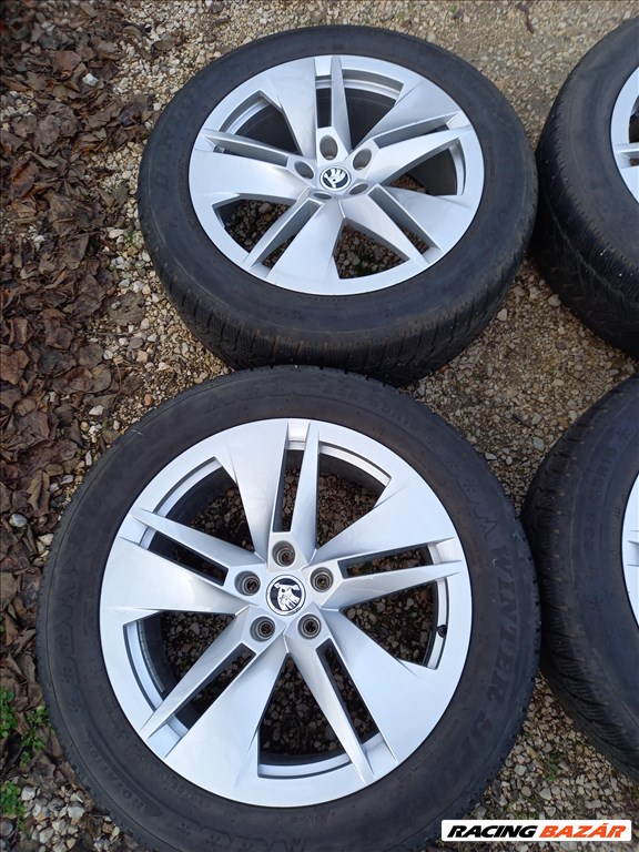 Skoda Enyaq téli szett 5x112-as 8x19" újszerű (gyári felni) alufelni, 235/55 újszerű Dunlop sxx4 2. kép