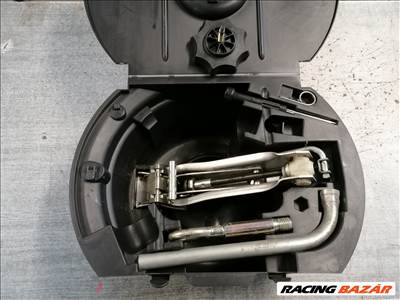 Skoda Fabia I Pótkerék szerszámtartó  6q0012115