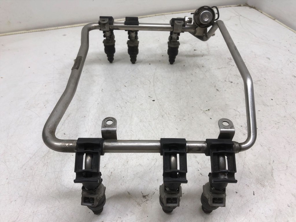 AUDI A4 (8D2/ B5) 2.6 Porlasztó Sor / Híd #11937# 07813668Q 2. kép