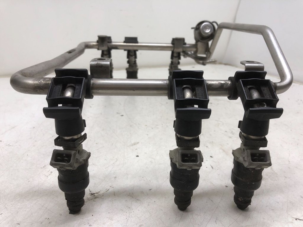 AUDI A4 (8D2/ B5) 2.6 Porlasztó Sor / Híd #11937# 07813668Q 5. kép