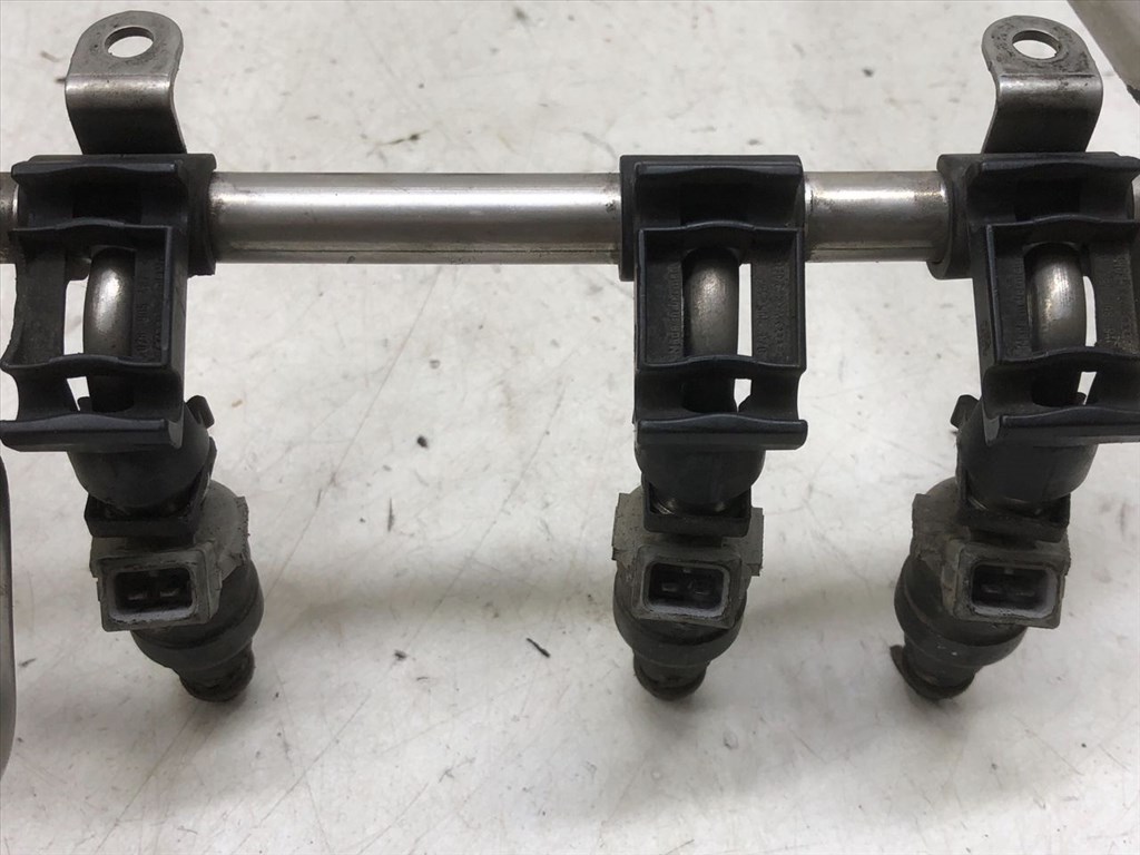 AUDI A4 (8D2/ B5) 2.6 Porlasztó Sor / Híd #11937# 07813668Q 8. kép