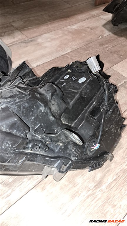 Toyota Aygo (AB40) Jobb első fényszóró  koitooh27 3. kép