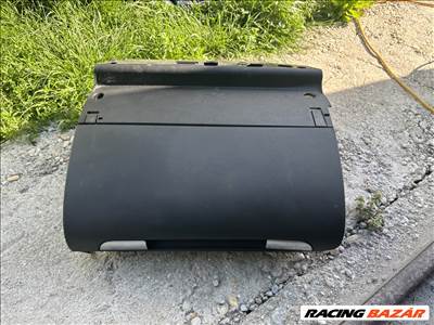 Audi A3 (8P) kesztyűtartók