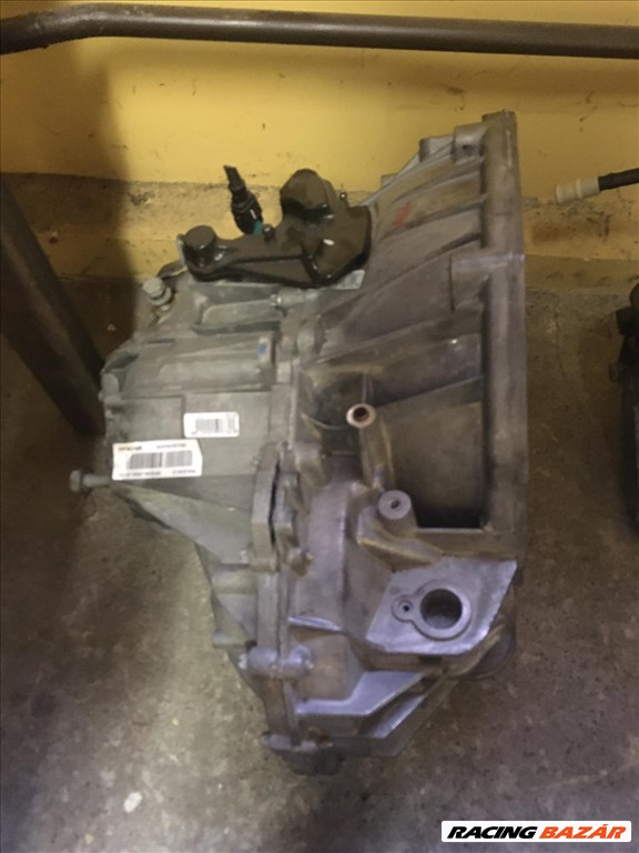 Renault Trafic III váltó  pf6040 pf6050 1. kép