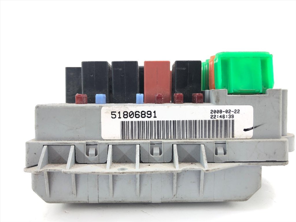 Gyári bontott biztosítékdoboz Fiat Linea 51806891 3. kép