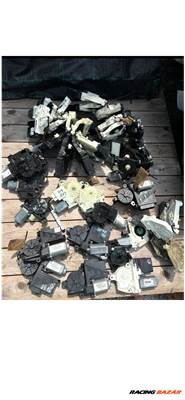 Audi A1 (8X) bal első ablakemelő motor 8k0959801C