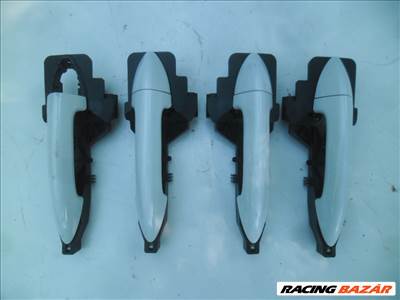 Kia Venga jobb első hátsó kilincs + kilincsfészek 