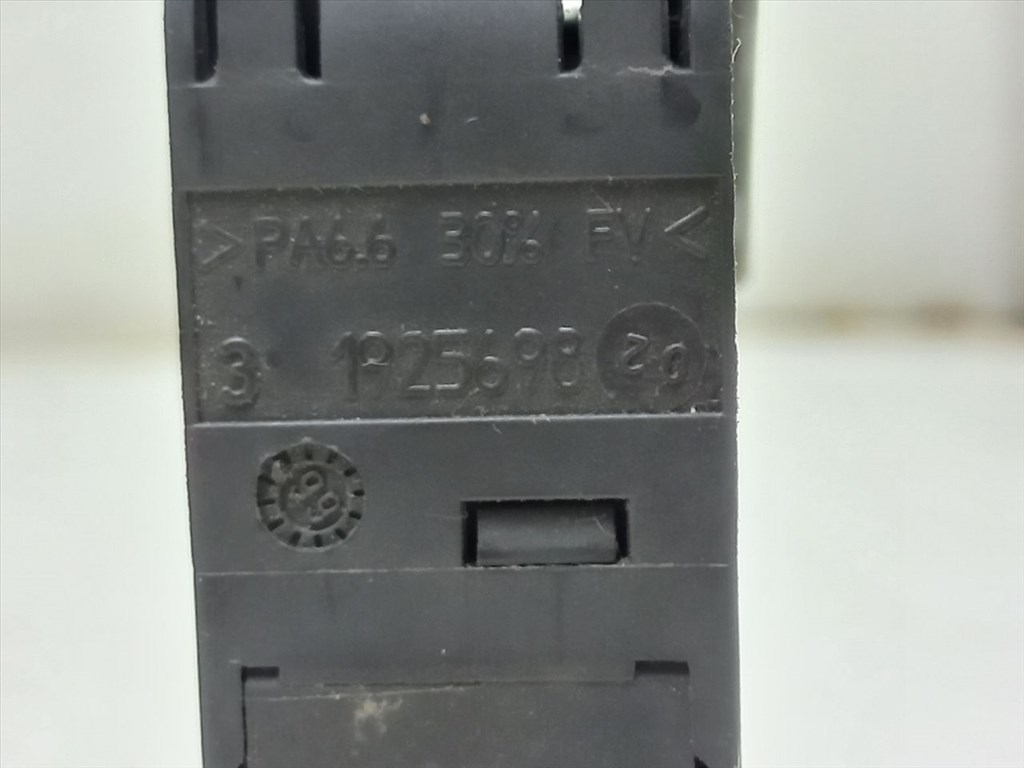 PEUGEOT 406 Break (8E/F) 2.0 HDI 110 Fényszórómagasság Állító Kapcsoló #17844# 1925698 8. kép