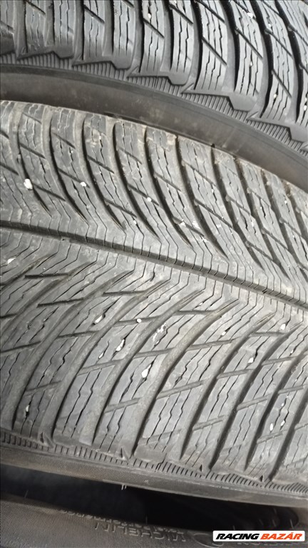  235/6517" használt Michelin téli gumi gumi 5. kép