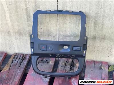 Dacia Duster I DACIA DUSTER Rádió / CD Keret 682605335r