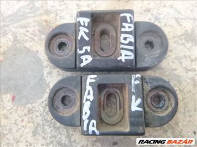 Skoda Fabia I 2002 csomagtérajtó műanyag    alkatrész  6Y0 827 240 6y0827240