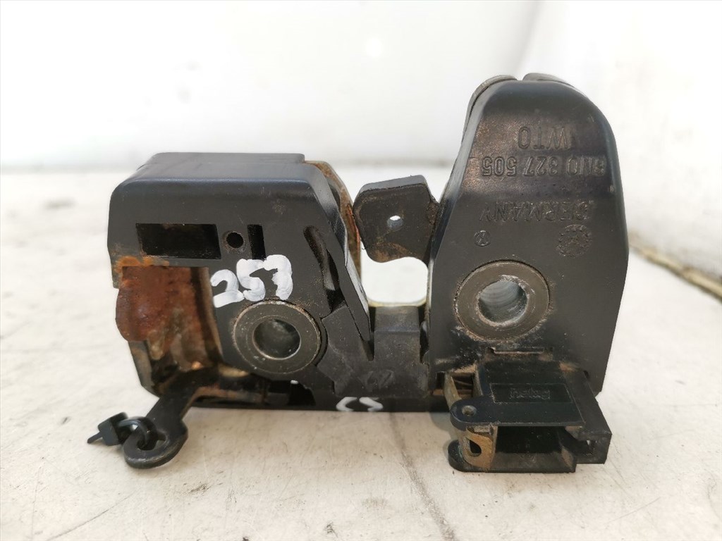 VW POLO (6N1) 45 1.0 Csomagtérajtó Zárszerkezet #27707# 6N0827505 1. kép