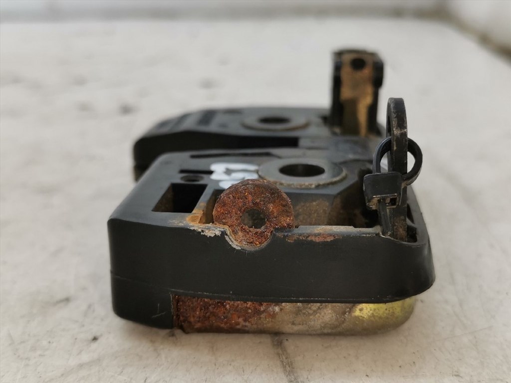 VW POLO (6N1) 45 1.0 Csomagtérajtó Zárszerkezet #27707# 6N0827505 6. kép