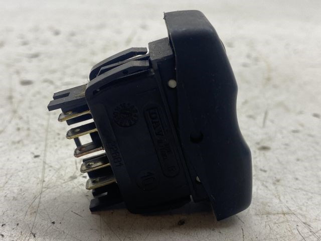 DACIA LOGAN Jobb első Ablakemelő Kapcsoló 3. kép