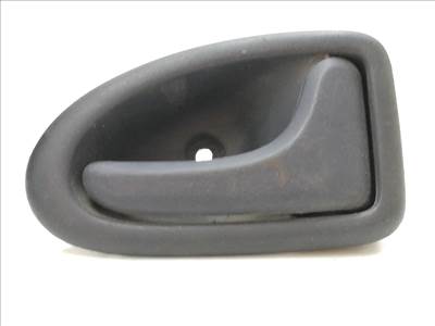 RENAULT CLIO II (BB0/1/2_/ CB0/1/2_) 1.2 (BB0A/ BB0F/ BB10/ BB1K/ BB28/ BB2D/ BB2H/ CB0A...) Jobb hátsó Belső Kilincs #12412# 7700423888