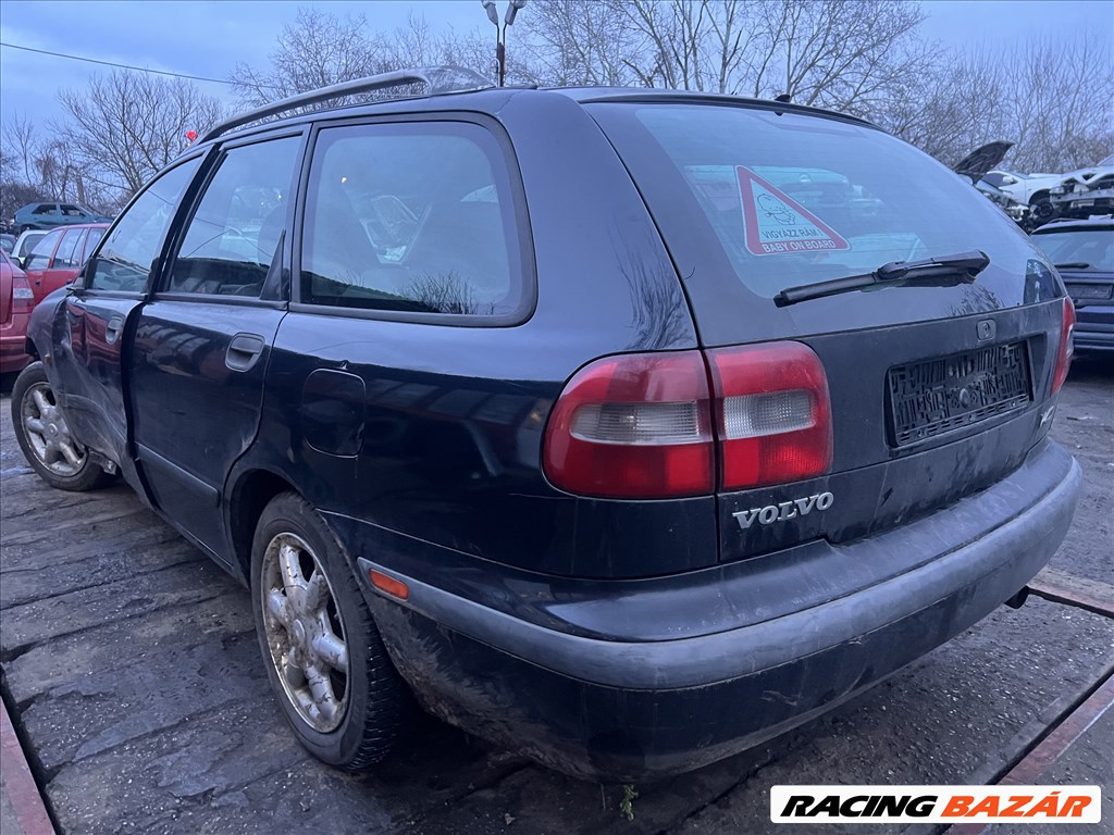 Volvo V40 1.8i bontott alkatrészei 2. kép