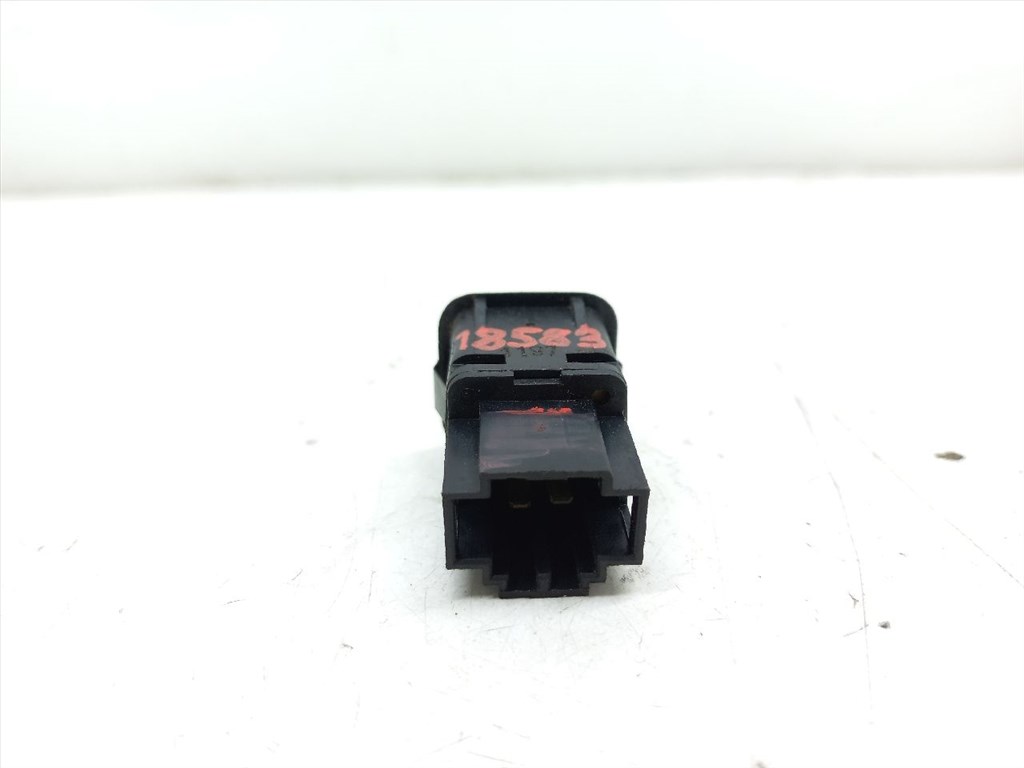 SEAT LEON (1M1) 1.4 16V Tankajtó Nyitó Kar / Gomb #18583# 3B0959833A 4. kép