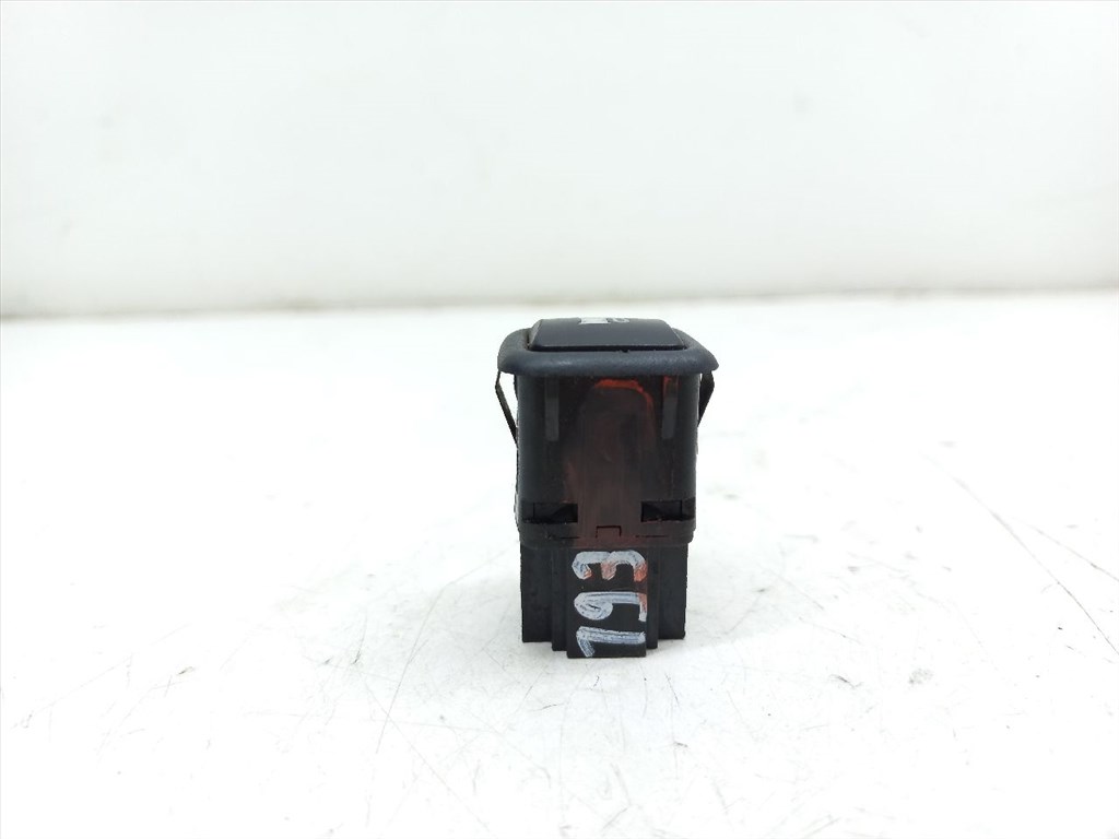 SEAT LEON (1M1) 1.4 16V Tankajtó Nyitó Kar / Gomb #18583# 3B0959833A 7. kép