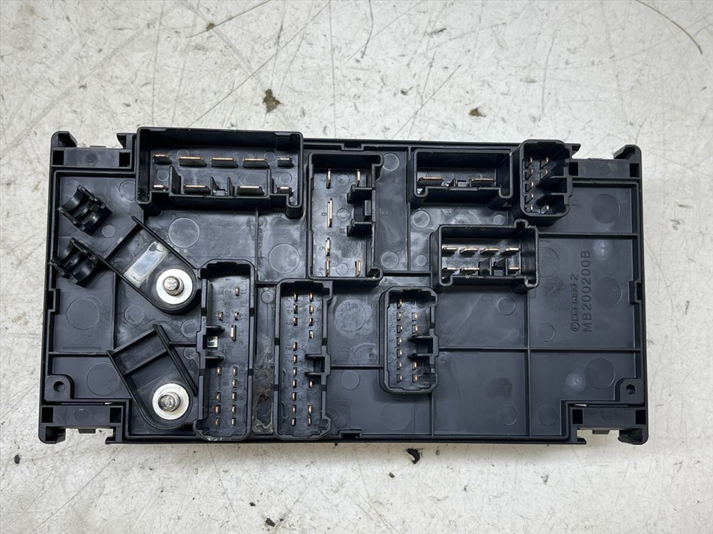 SUBARU OUTBACK (BL/ BP) 2.0 D AWD Biztosítéktábla Motortér #23338# 82241AG060 2. kép