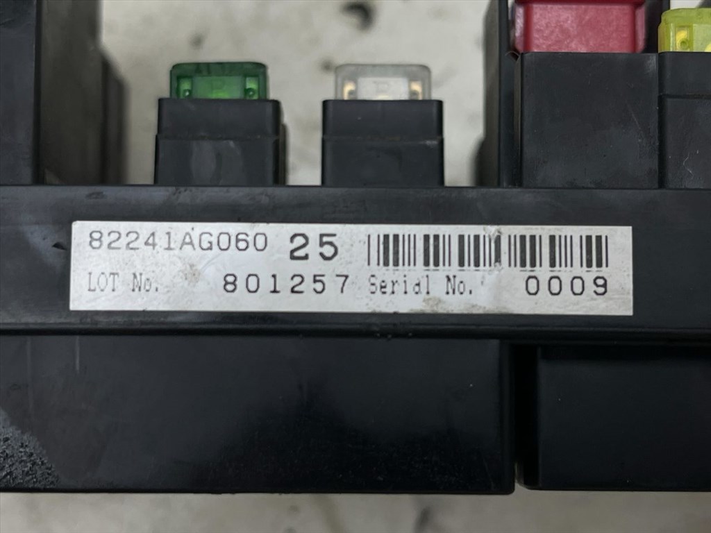 SUBARU OUTBACK (BL/ BP) 2.0 D AWD Biztosítéktábla Motortér #23338# 82241AG060 3. kép